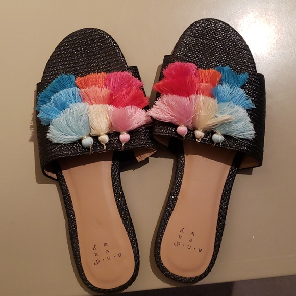 A New Day slides with tassels. Size 6.5. - Picture 2 of 5